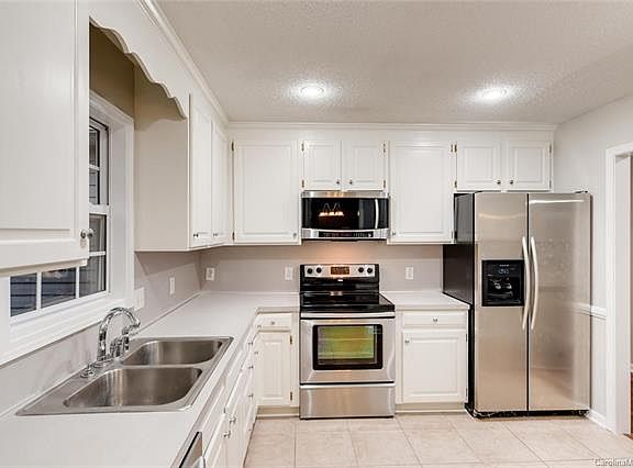 5th image of 398 Brookfield Dr