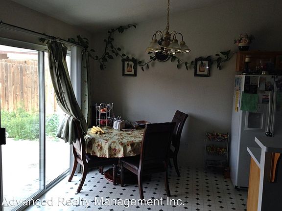 5th image of 504 Lake Valley Dr