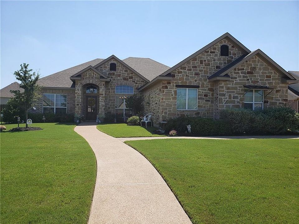 1st image of 1004 Queen Elizabeth Dr
