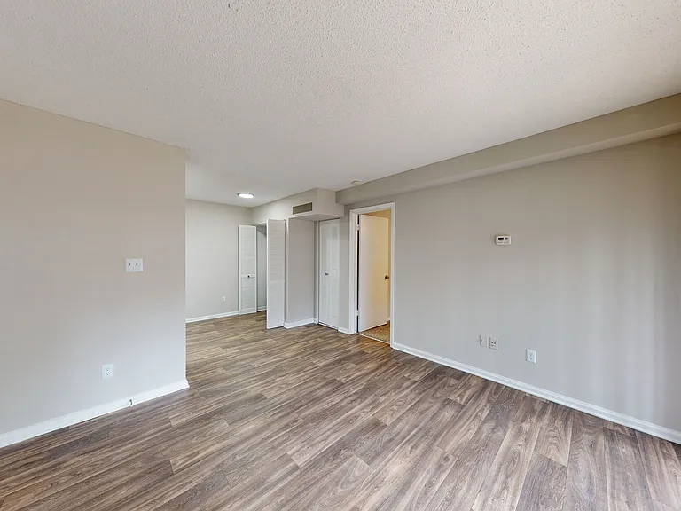 Lynnwood Park — Photo 18