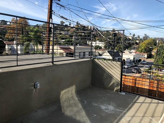 2nd image of 1423 Plumas St