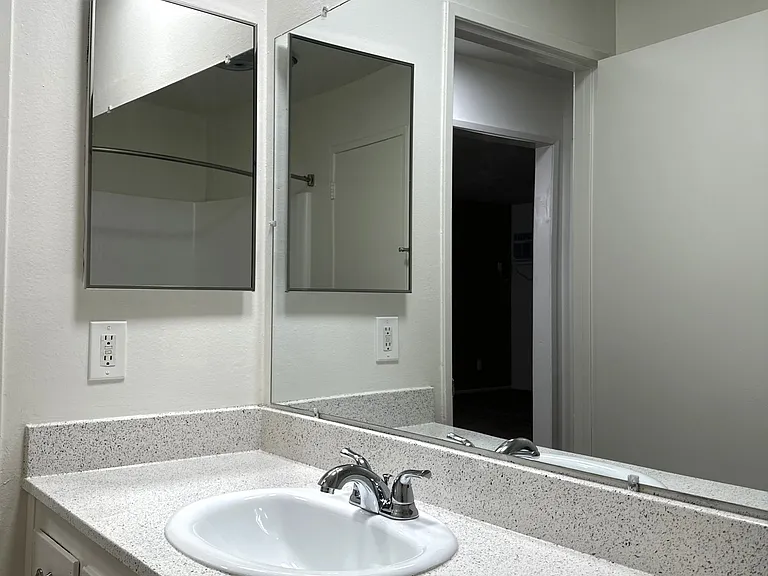 Garden View Apartments — Photo 48