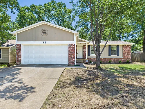88 Oak Forest Loop Photo 1