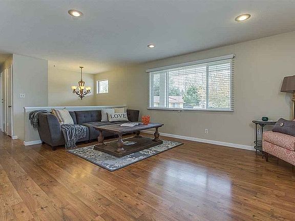 4th image of 4829 N Sorrento Dr