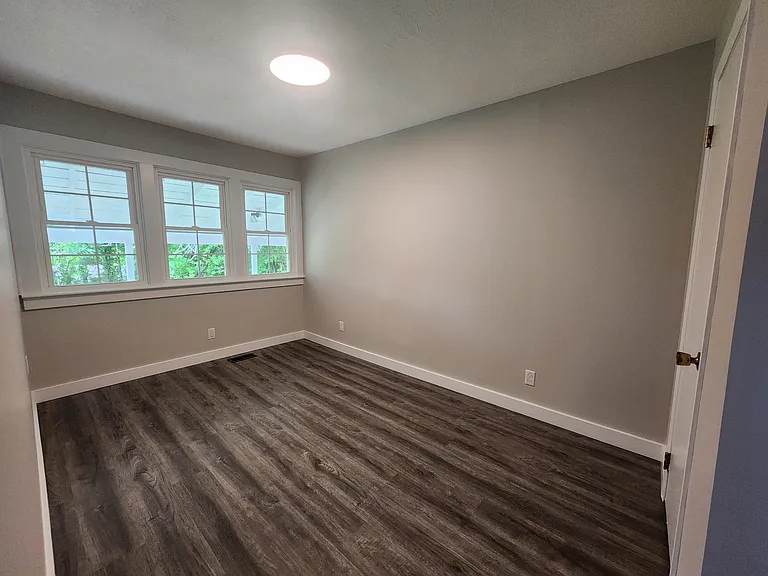 1067 Crescent Dr — Photo 11