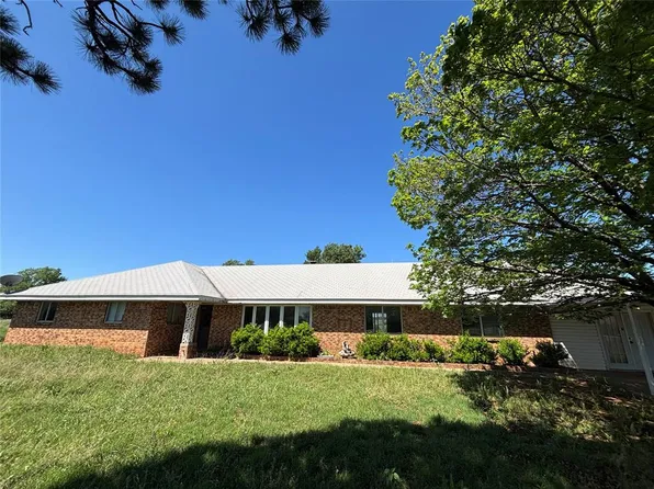 16056 S Watertower Rd, Binger, OK 73009