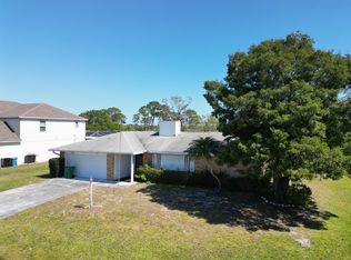 427 SE Galleon Ln, Port Saint Lucie, FL 34983