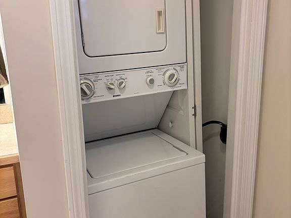 4th image of 284 Mayville Rd #3