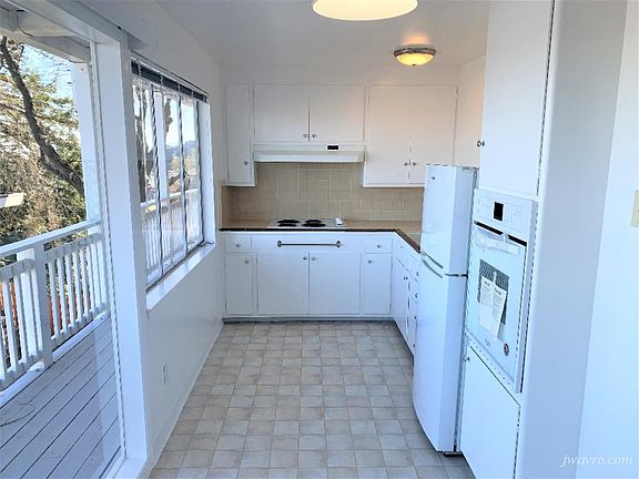 2nd image of 725 Corbett Ave APT 1