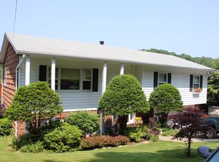 63 Sleepy Hollow Rd, Sleepy Hollow, NY 10591