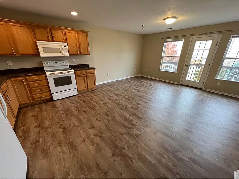 2150 NE 18th St #37 — Photo 4