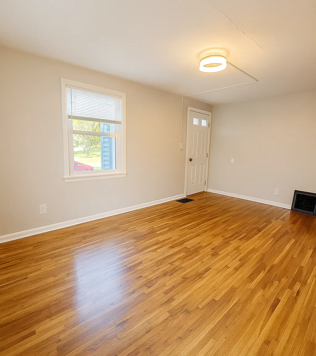 3 bed, $2,000 — Photo 2