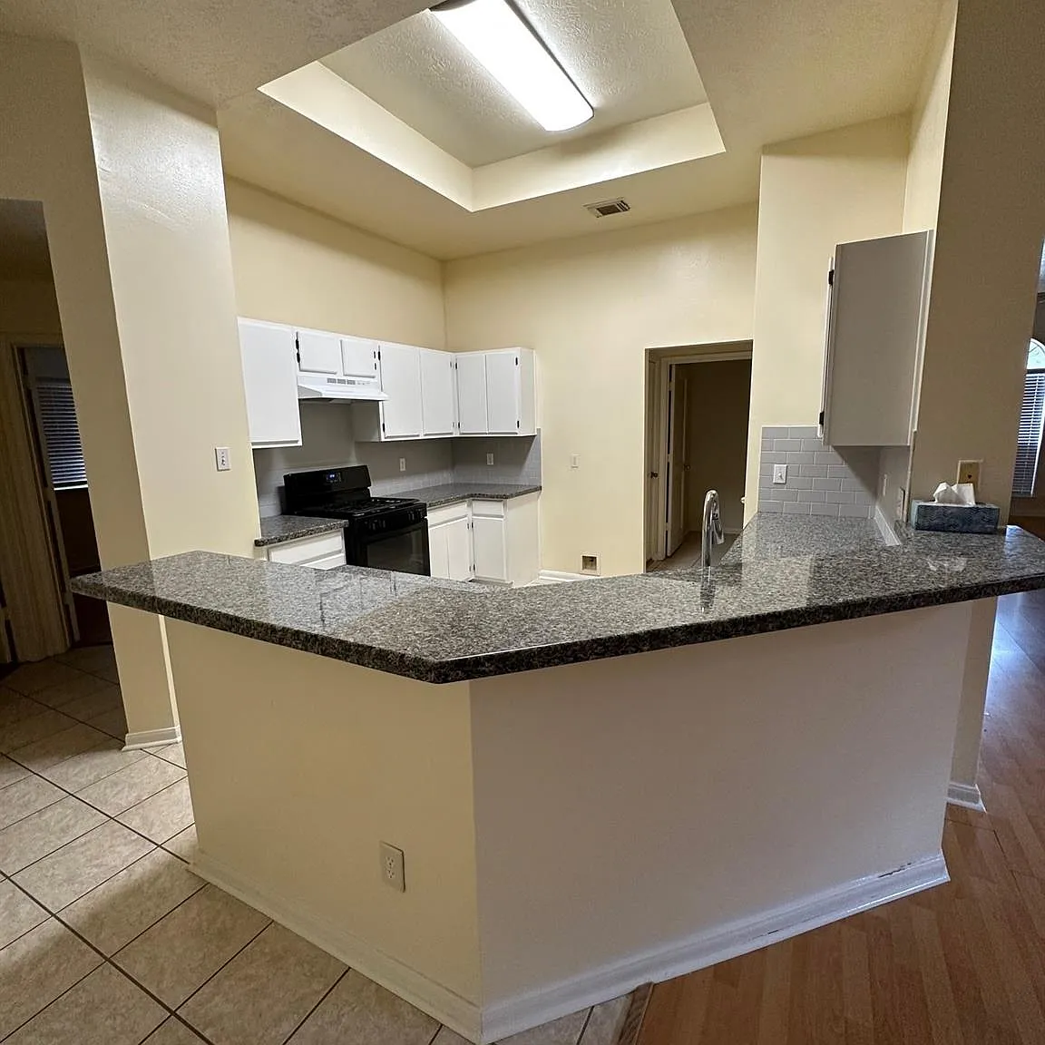 4 bed, 2.0 bath, 1884 sqft, $1,950 — Photo 2