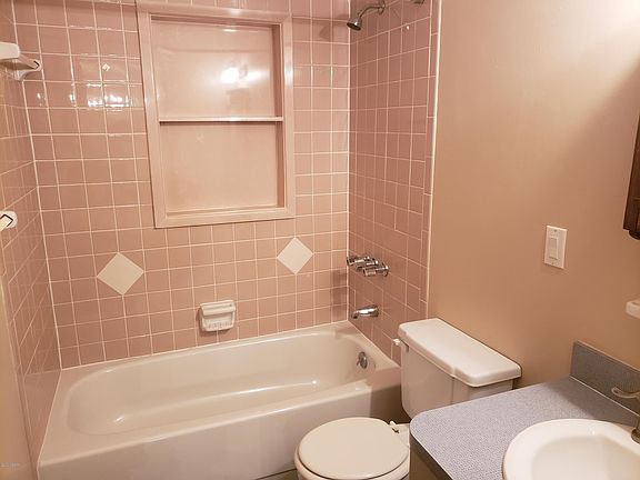 5th image of 30 Aspen St