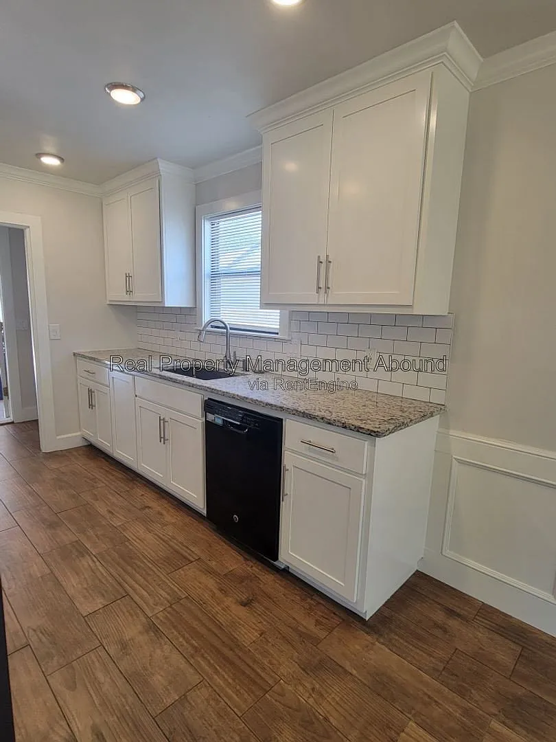 3 bed, 2.0 bath, 1474 sqft, $1,900 — Photo 4
