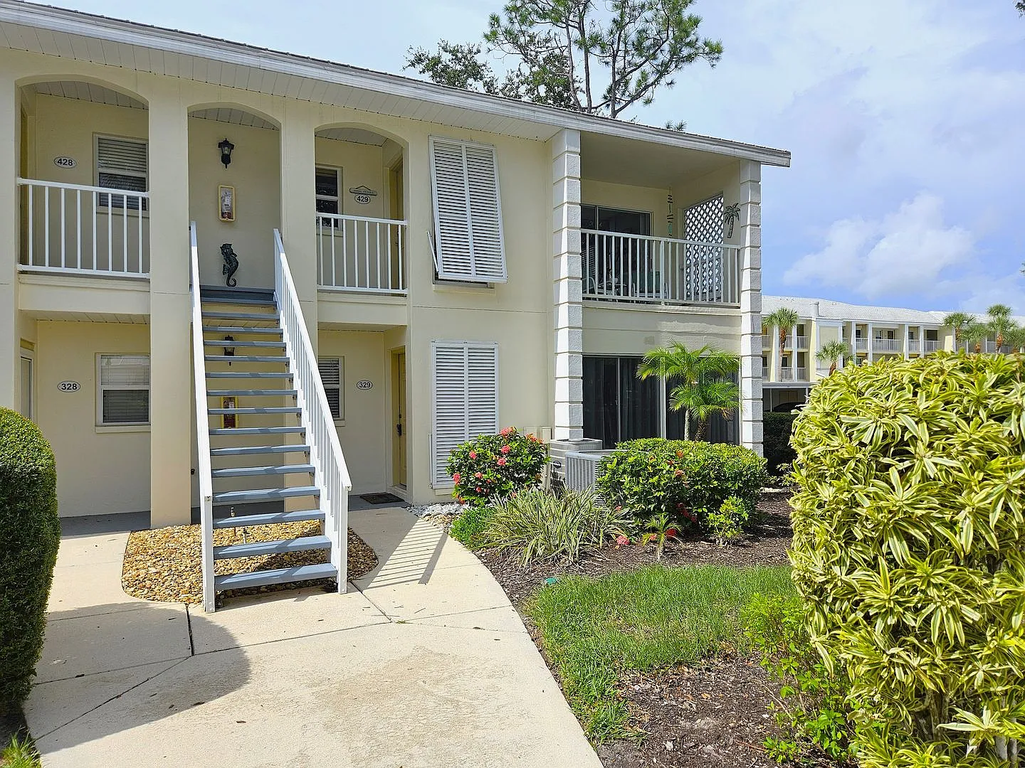 Annual Furnished or Seasonal Short-Term Charming First-Floor Condo in Plantation Golf and Country... — Photo 1