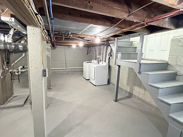 2702 Lancaster Ave — Photo 22