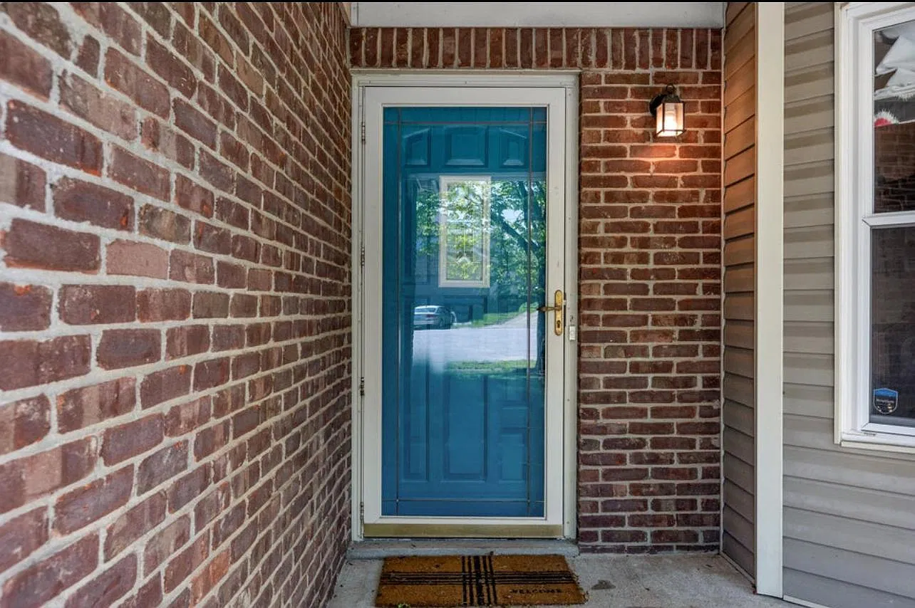 4 bed, 2.5 bath, 1717 sqft, $2,450 — Photo 2