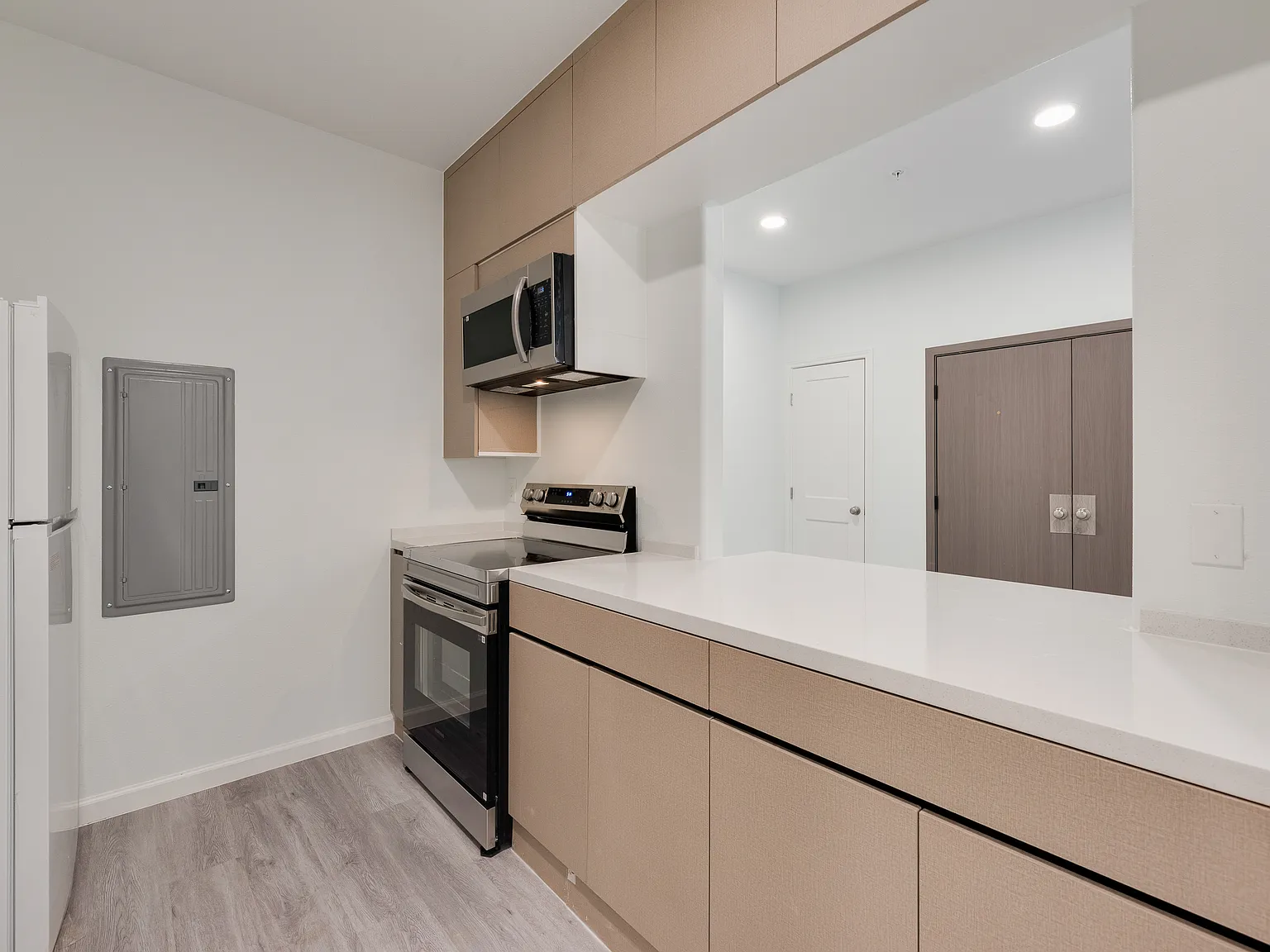 2 bed, 1018 sqft, $1,600 — Photo 1