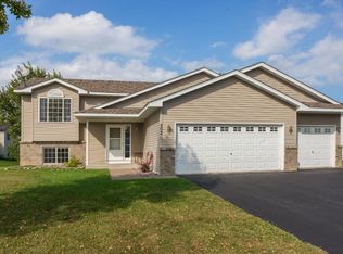 502 Horseshoe Ln, Braham, MN 55006