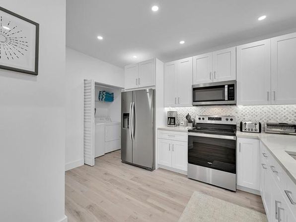 210 Captains Walk APT 701