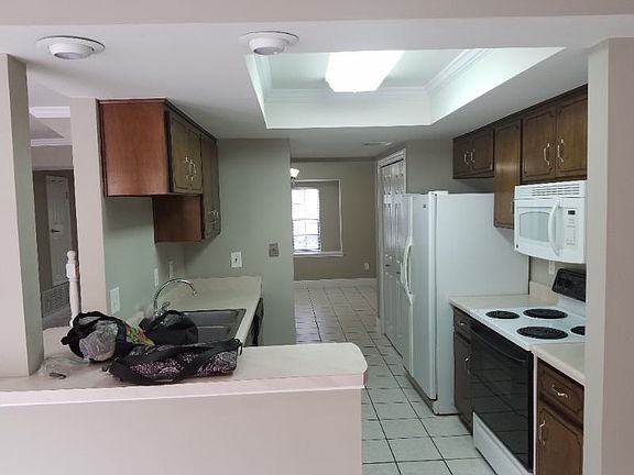 3rd image of 8412 Williamsburg Cir