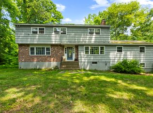 25 Shepard Rd, Woodbridge, CT 06525