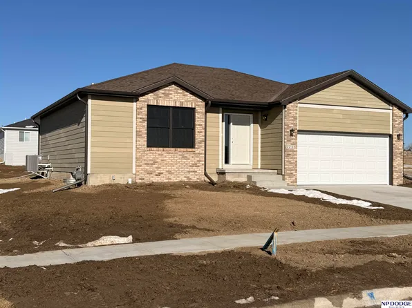 7755 Gulls Way, Lincoln, NE 68514