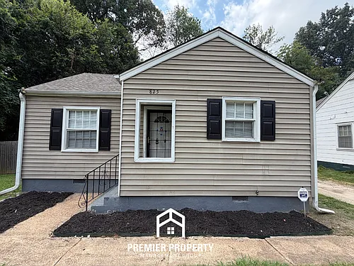 825 Bowen Cir Photo 1