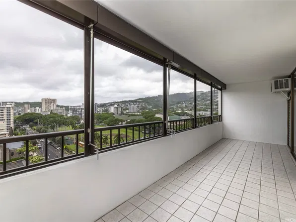 1521 Alexander St APT 1401, Honolulu, HI 96822