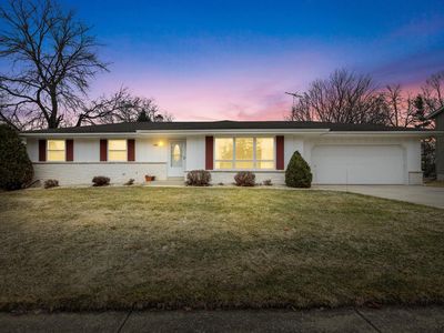 1621 Woodridge ROAD, West Bend, WI, 53095