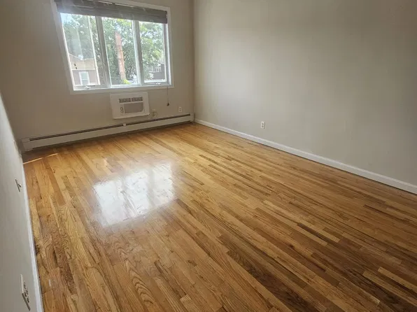 (undisclosed Address), Ridgewood, NY 11385