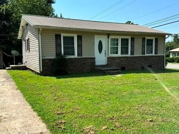 601 E Saunders Ave, Newton, NC 28658