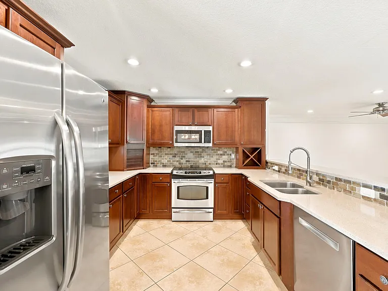 1222 SW 5th St — Photo 12