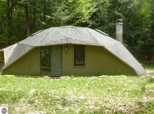 1651 Beuna Rd, Frankfort, MI 49635