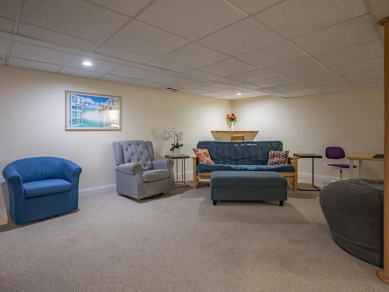2 Lowther Pl — Photo 38