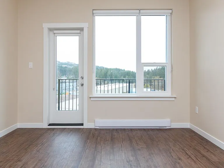 1085 Goldstream Ave — Photo 24