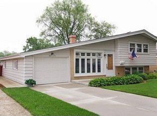 2671 Craig Dr, Des Plaines, IL 60018