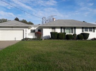 1187 Meadowbrook Blvd, Brunswick, OH 44212