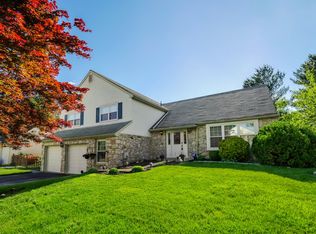10 Oxford Dr, Langhorne, PA 19047