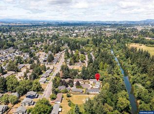 890 SE Roberts Ct, McMinnville, OR 97128