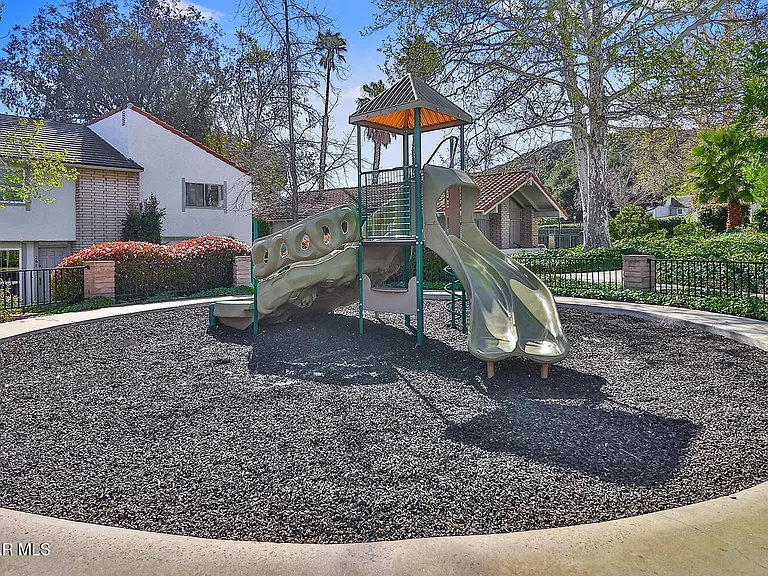 336 Green Moor Pl — Photo 31