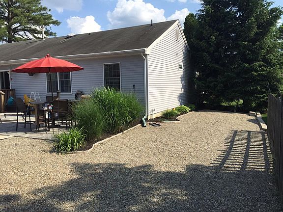 2nd image of 128 Dolphin Rd