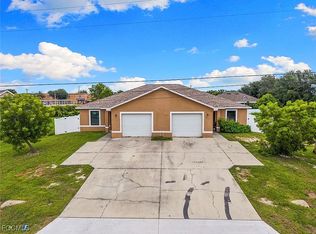 1119 Diplomat Pkwy E, Cape Coral, FL 33909