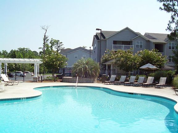 4th image of 814 Saint Andrews Dr #826W