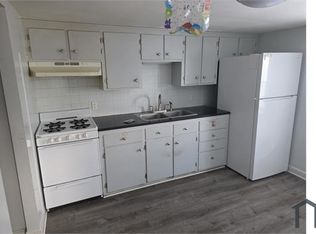 29 Beacon St #1, Lowell, MA 01850