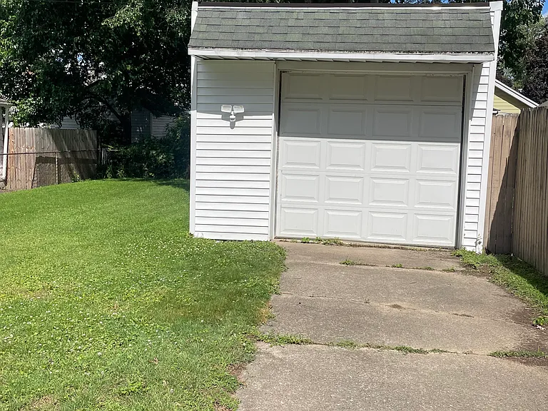 3632 Torrance Dr — Photo 3