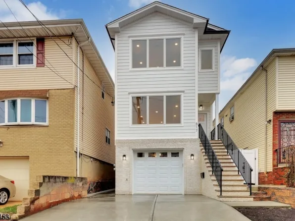 517 Bergen St, Harrison Town, NJ 07029