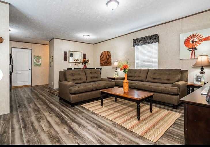 2nd image of 306 Crystal Ln