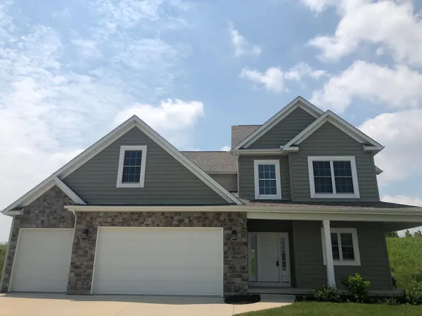 9 Blackstone Ct, Le Claire, IA 52753